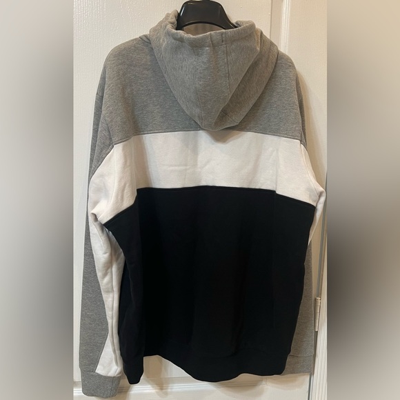 FILA Sweatshirt & Fleece Logo Men. Made in China . Size: US: XXL . Almost New - Picture 8 of 9